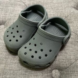 CROCS Dark Gray Gender Neutral Unisex Baby Toddler Boy Girl Clogs Shoes 5c